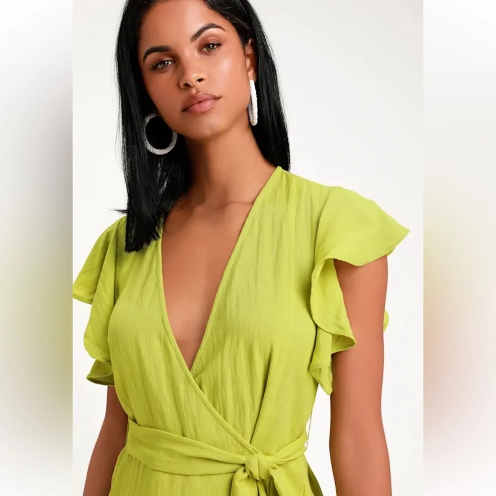 LULU’S SUNNY DAYS AHEAD V-NECK LIME GREEN RUFFLED WRAP MINI DRESS SIZE SMALL